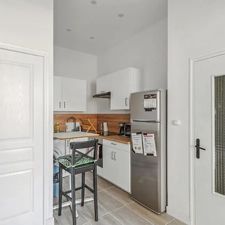 Apartment Montolieu - T2 A 7mn A Pied Du Vieux-port
